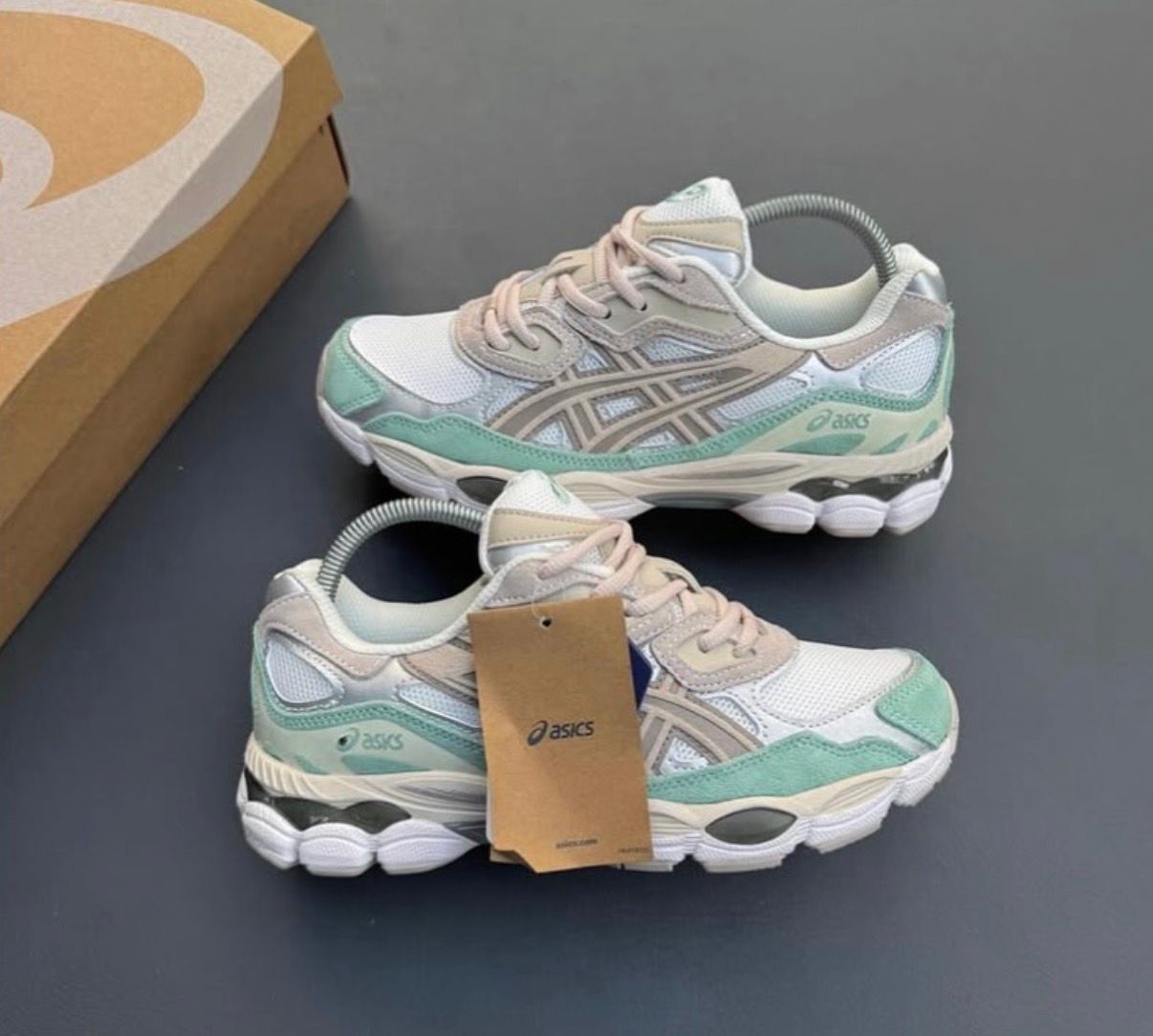 1073 ASICS VERDE DAMA