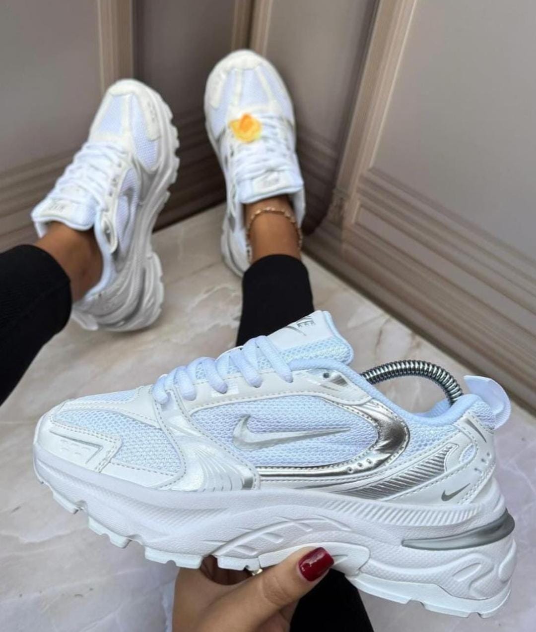 3808 NIKE DAMA