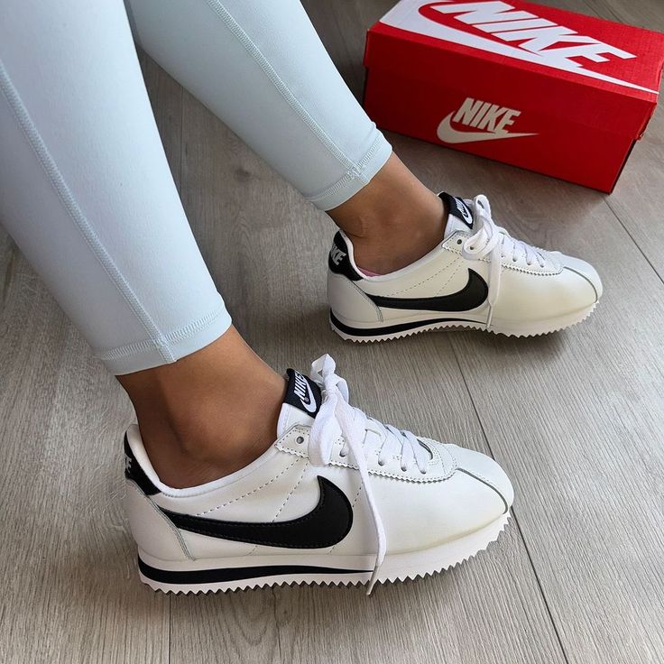 NIKE CORTEZ BLANCO NEGRO