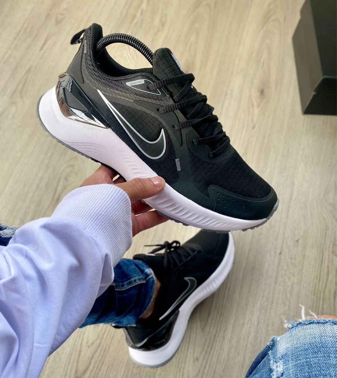3107 NIKE ZOOM