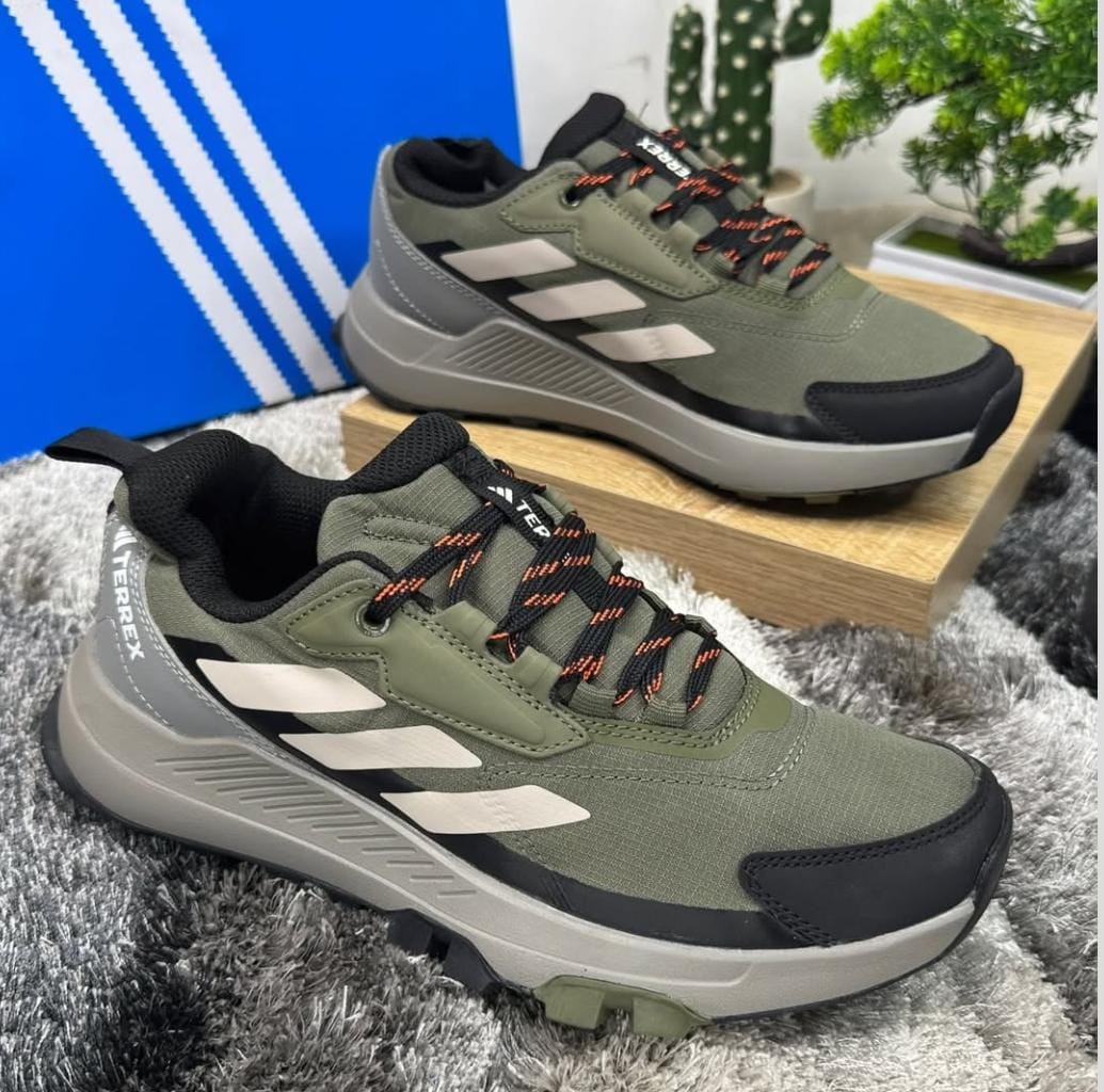 4035 ADIDAS TERREX