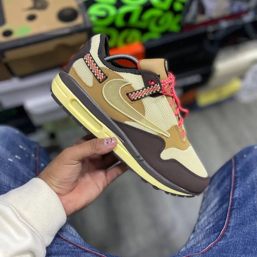 8078 NIKE TRAVIS HOMBRE