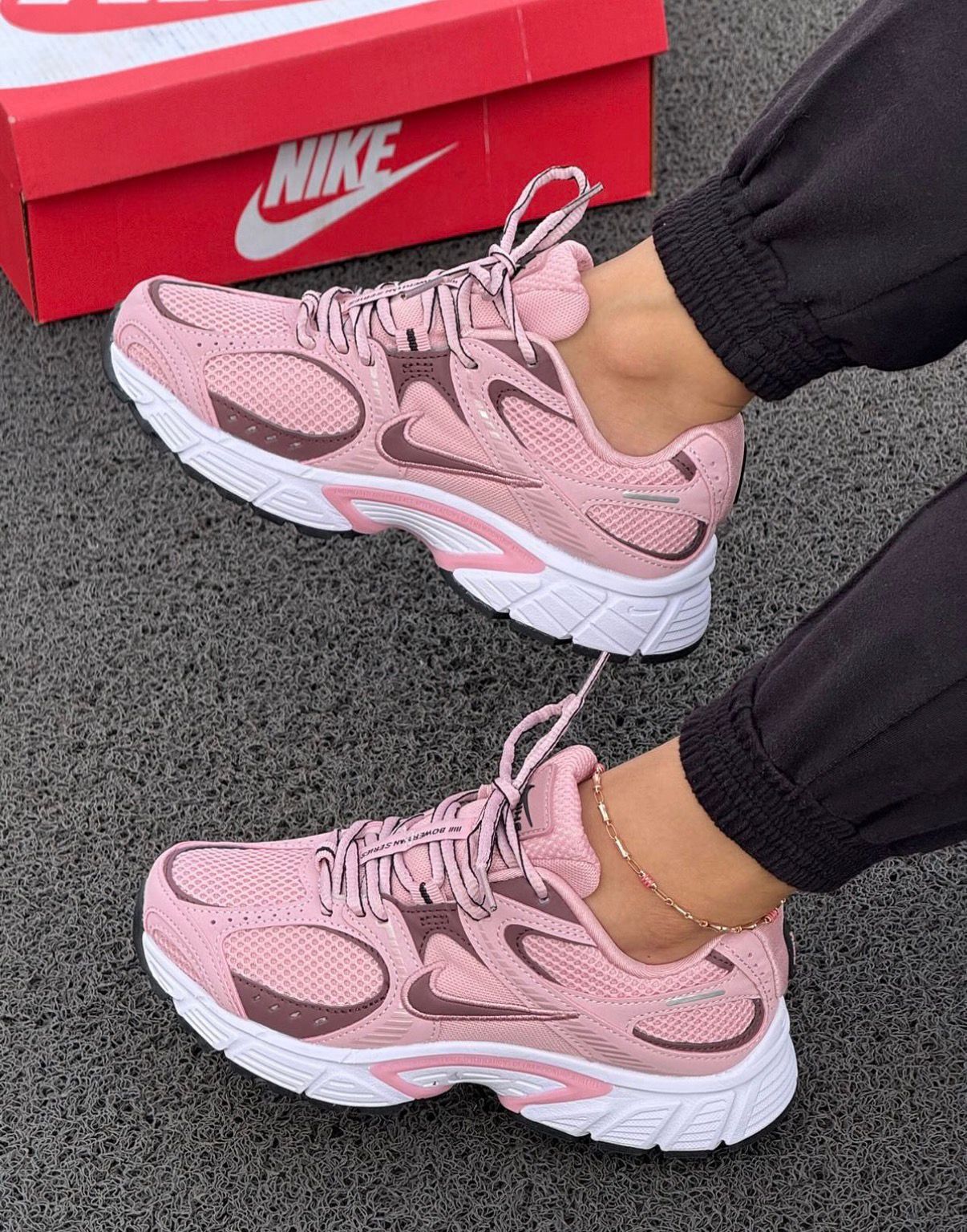 3206 NIKE DAMA