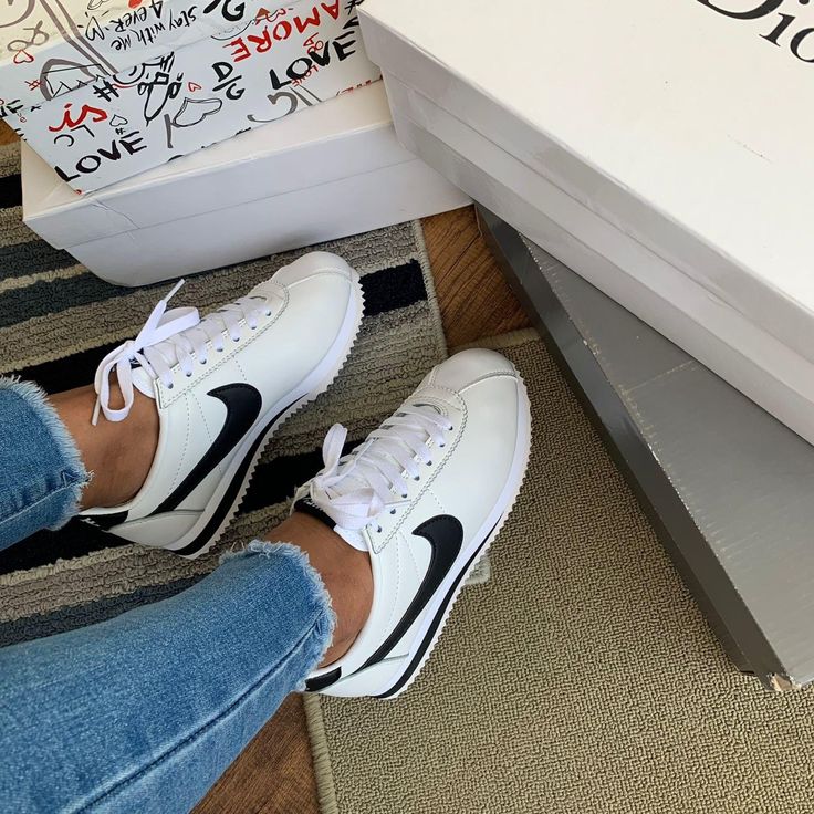 NIKE CORTEZ BLANCO NEGRO