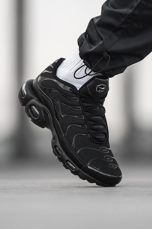 NIKE TN NEGRA DAMA Y HOMBRE