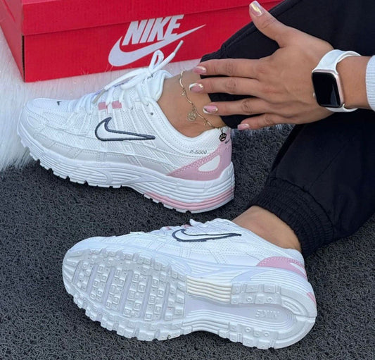 3110 NIKE DAMA P6000