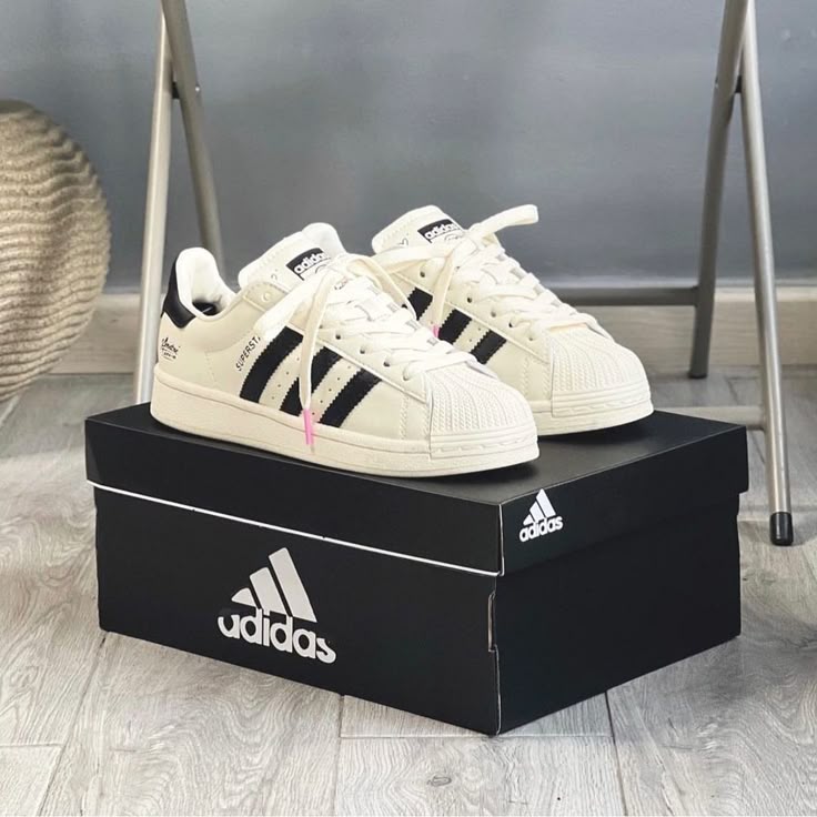 ADIDAS SARAIVA DAMA