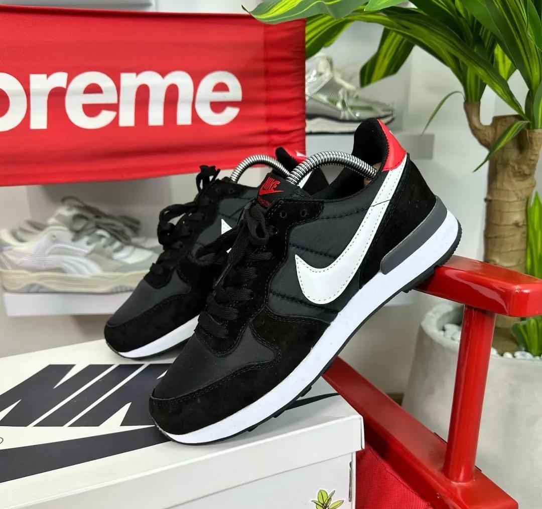 3809 NIKE INTERNACIONAL