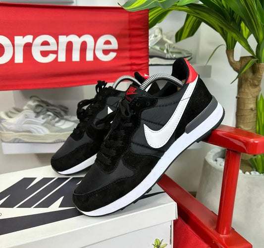 3809 NIKE INTERNACIONAL