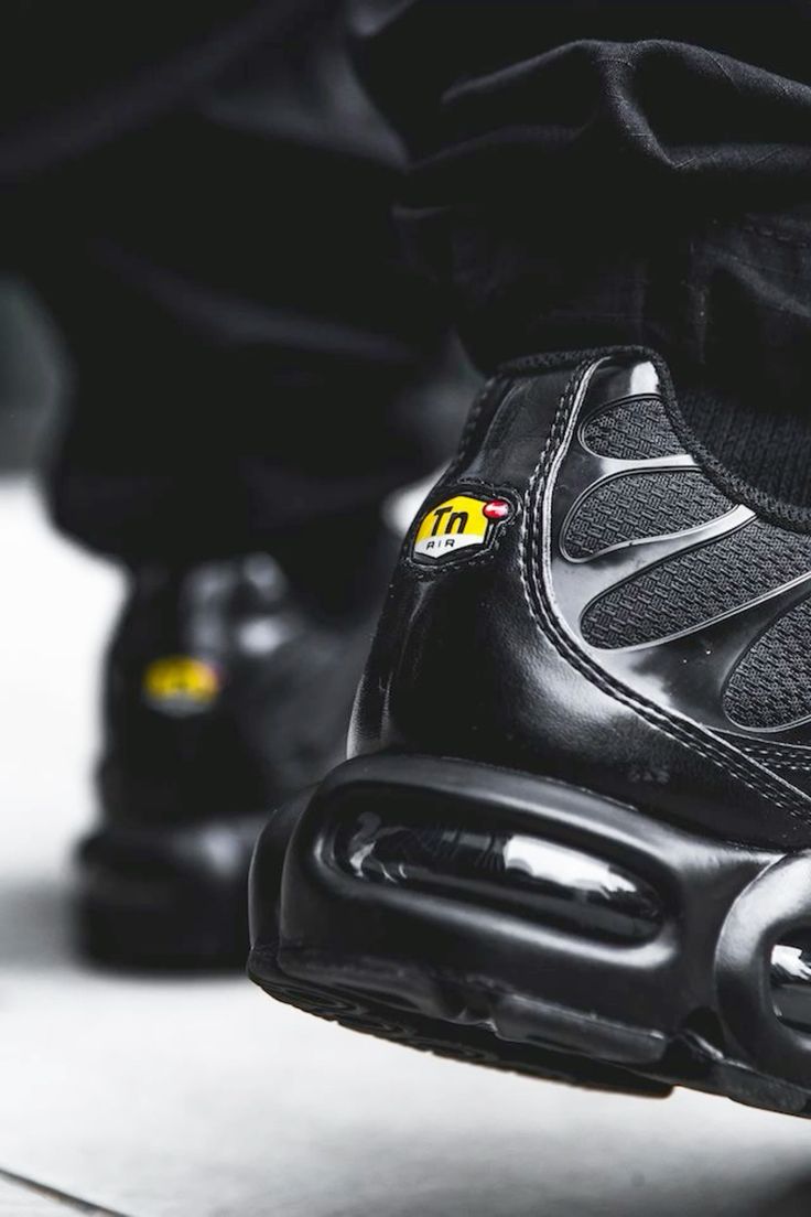 NIKE TN NEGRA DAMA Y HOMBRE