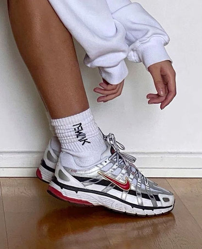 NIKE P6000 GRIS ROJO