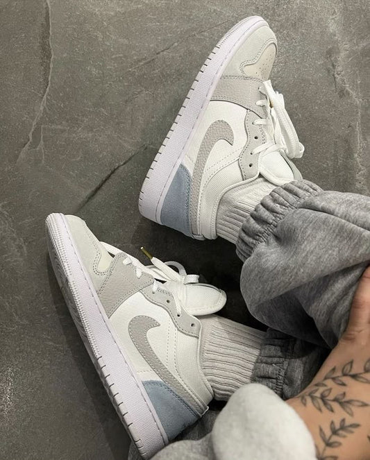 NIKE PARIS DAMA Y HOMBRE