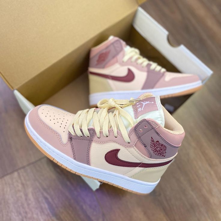 JORDAN RETRO 1