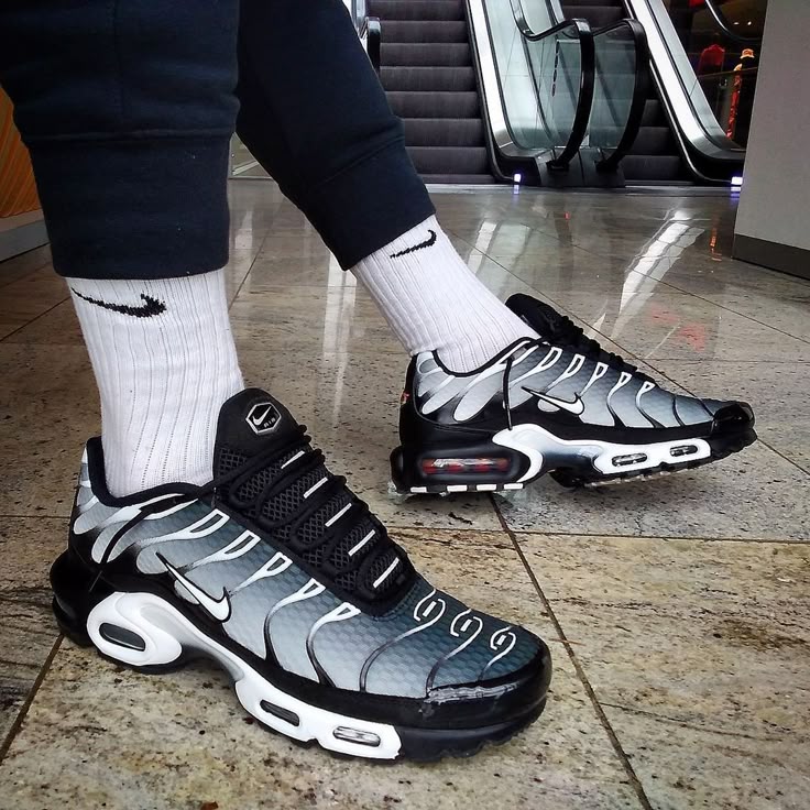 NIKE TN HUMO HOMBRE
