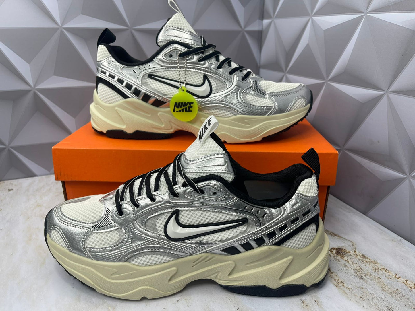 4022 NIKE VOMERO HOMBRE