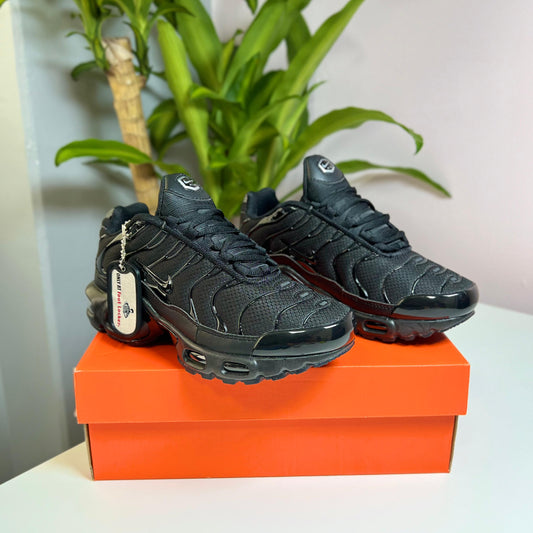 NIKE TN NEGRA