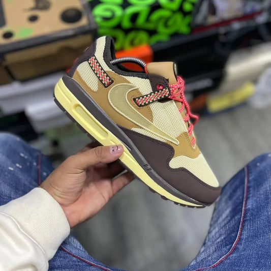 8078 NIKE TRAVIS HOMBRE