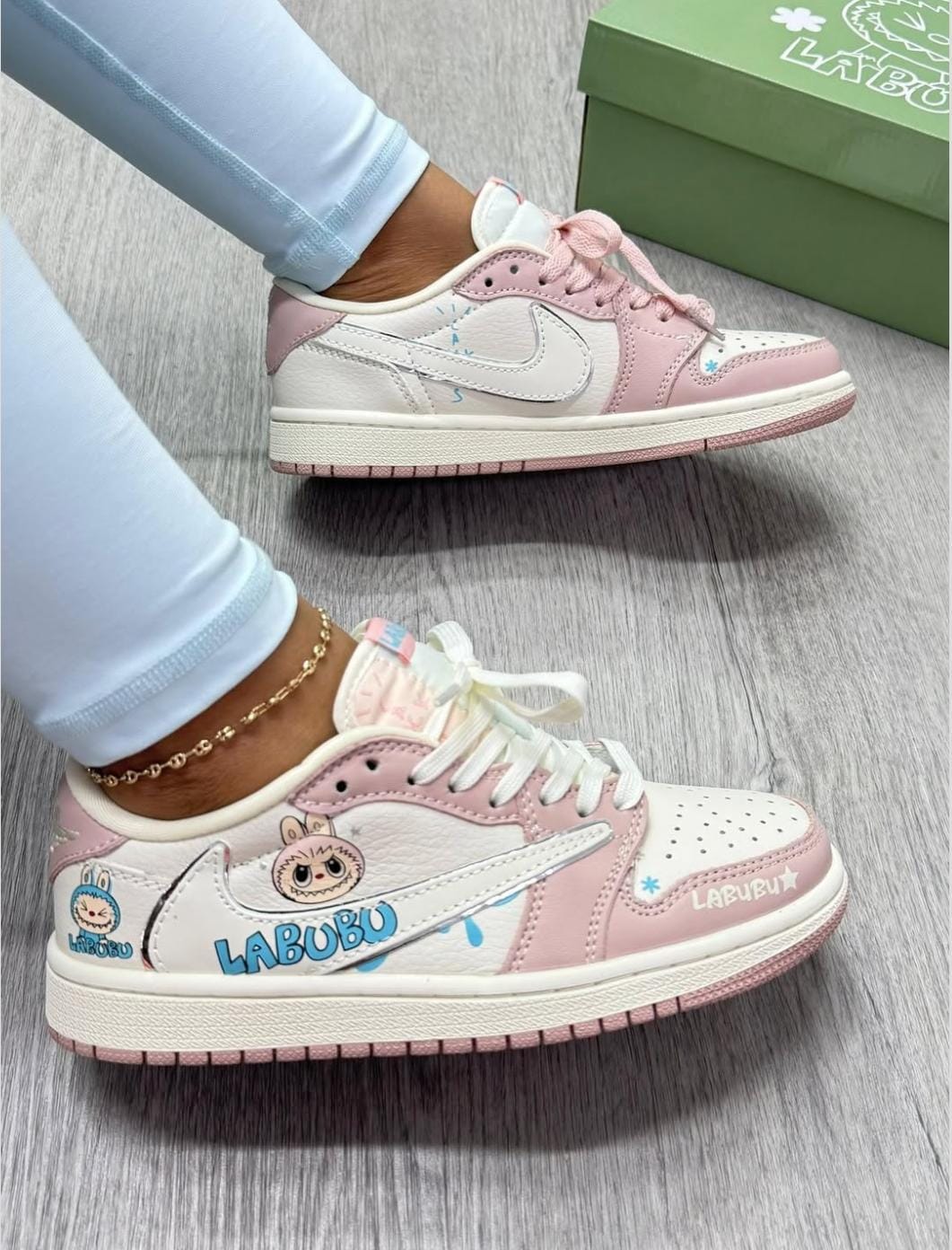 8081 NIKE DAMA LABUBU