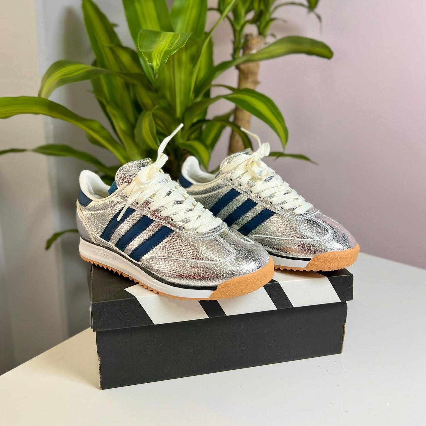Adidas SL