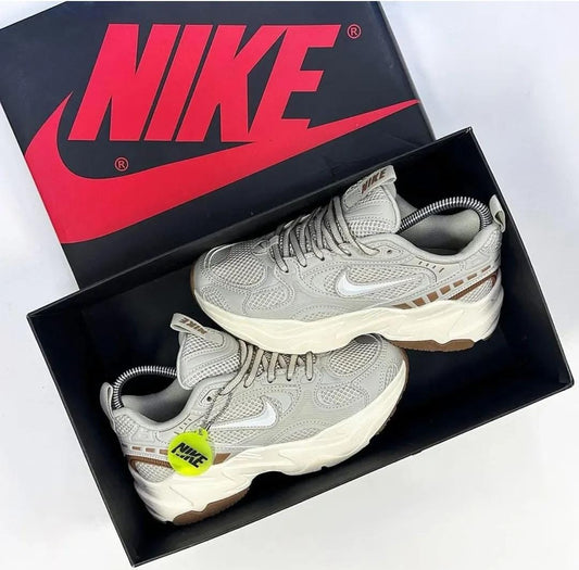4019 NIKE DAMA