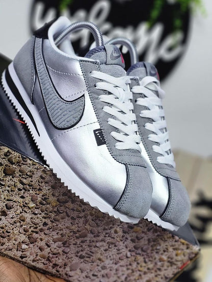 NIKE CORTEZ GRIS